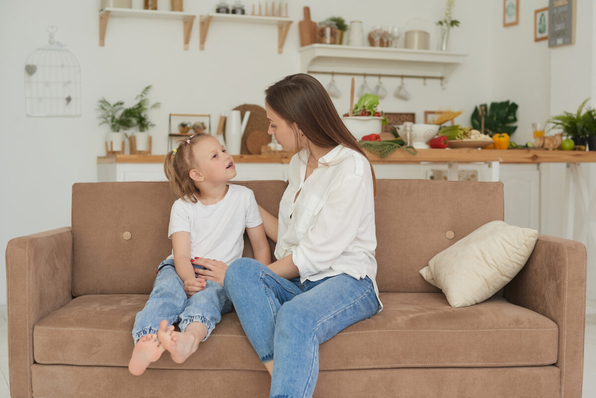 Trudne tematy – jak rozmawiać z&nbsp;dziećmi?